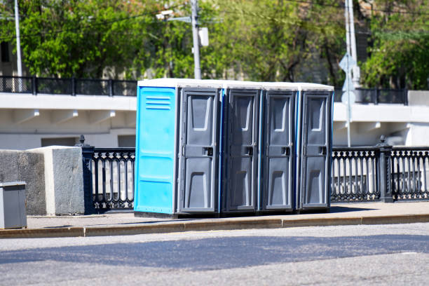 Portable Restroom Setup and Delivery in Pontiac, MI